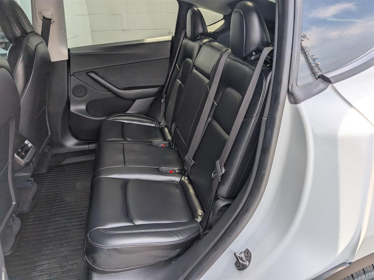 2021 Tesla Model Y LONG RANGE AWD - DUAL MOTOR Photo