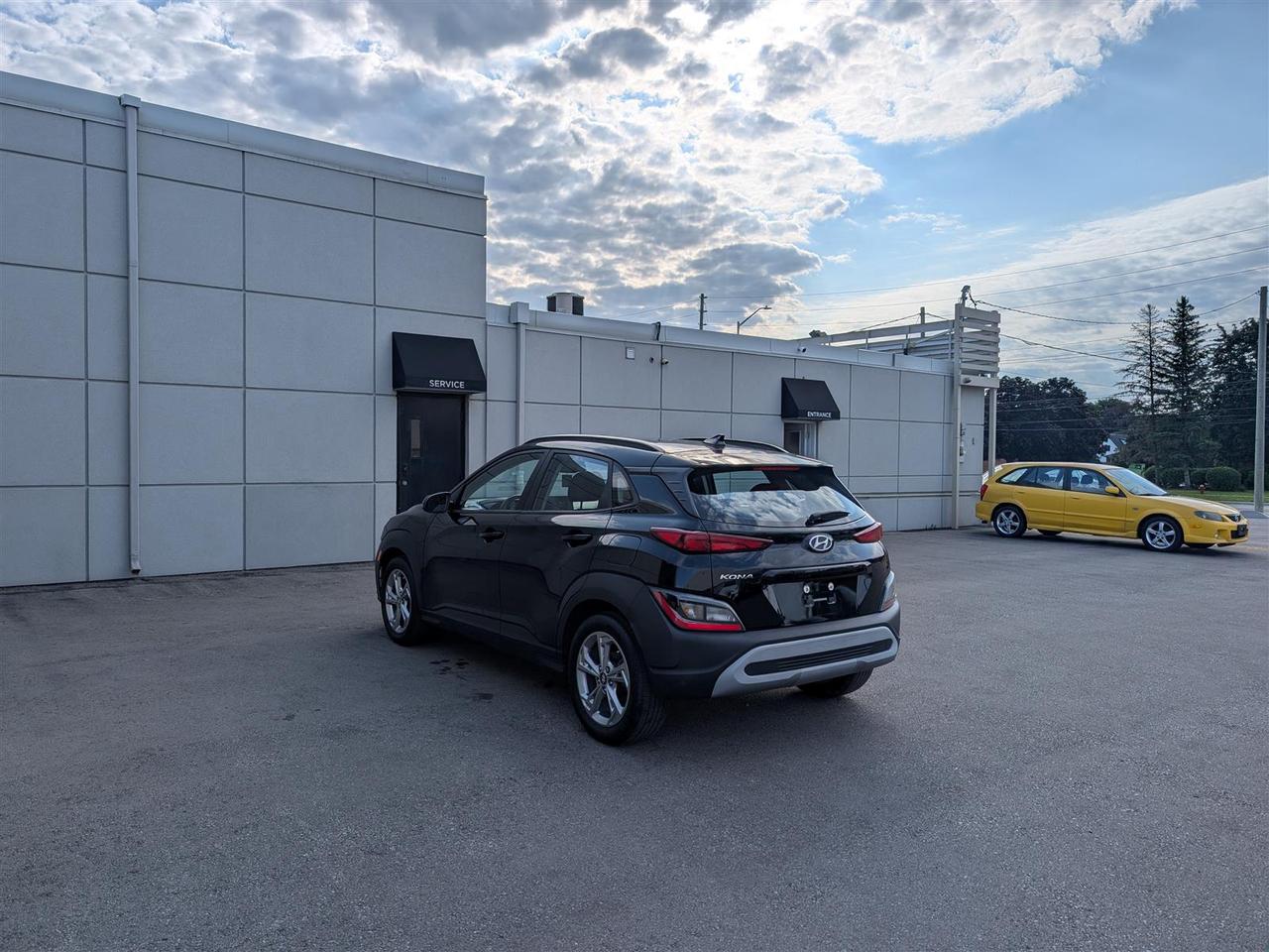 2023 Hyundai KONA PREFERRED - HTD SEATS - REVERSE CAM - BLINDSPOT Photo