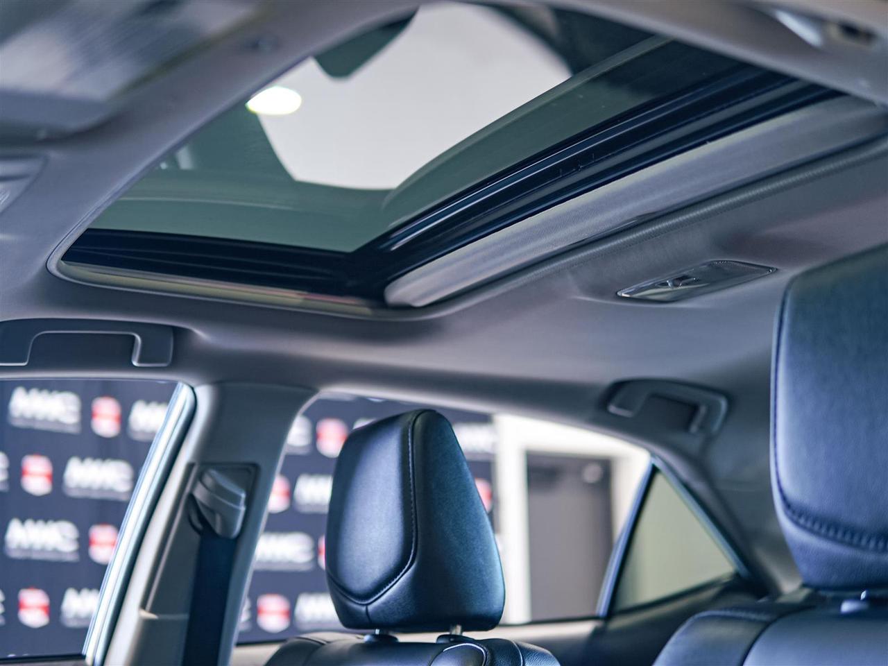 2018 Toyota Corolla XSE | NO ACCIDENTS | LEATHER | SUNROOF Photo