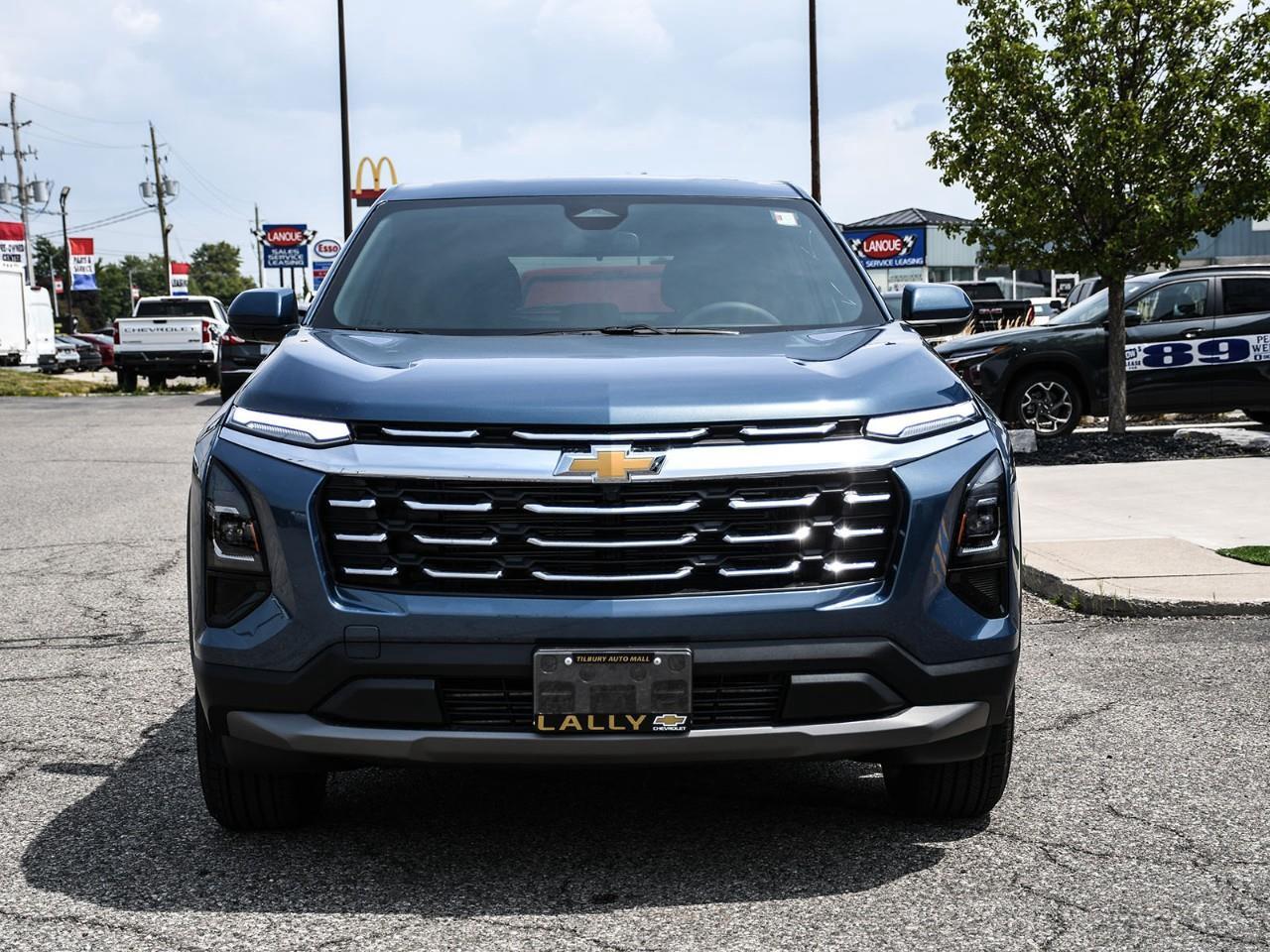 2027 Chevrolet Equinox LT Photo1
