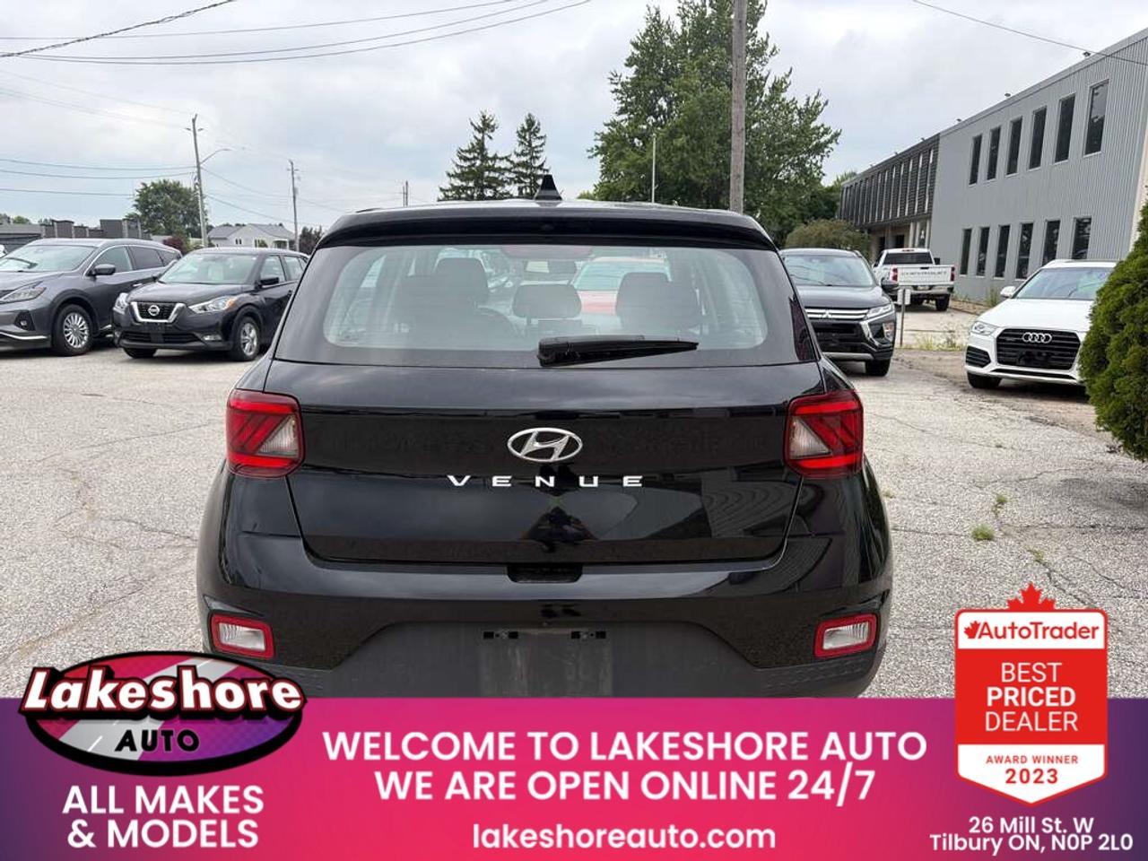 2022 Hyundai Venue ESSENTIAL Essential Photo3