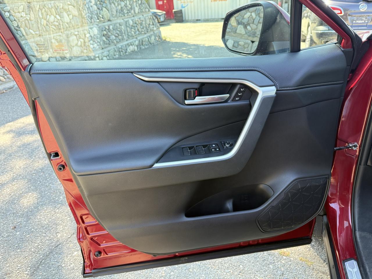 2020 Toyota RAV4 LIMITED  Photo