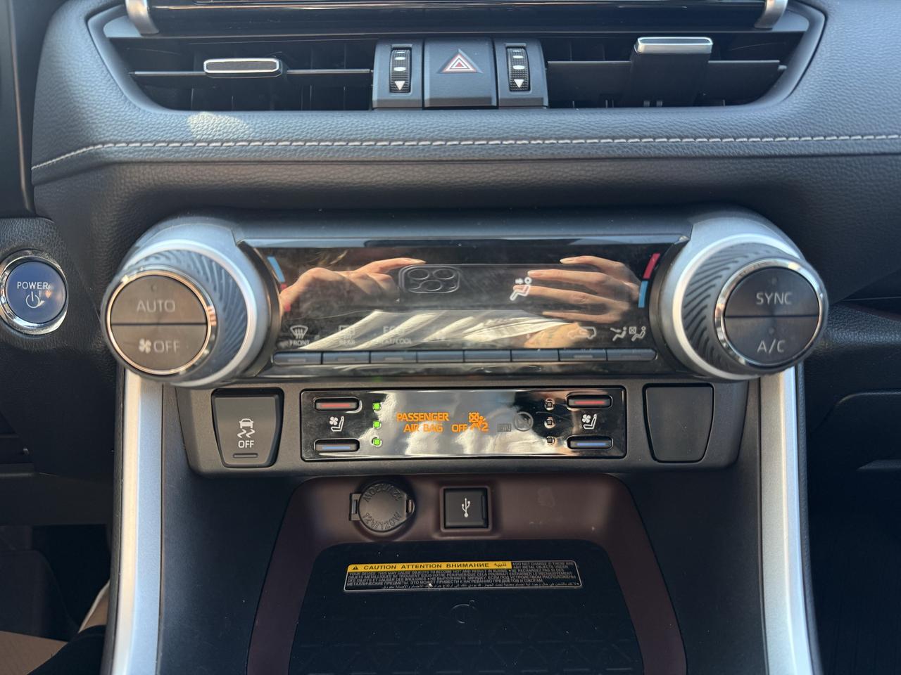 2020 Toyota RAV4 LIMITED  Photo