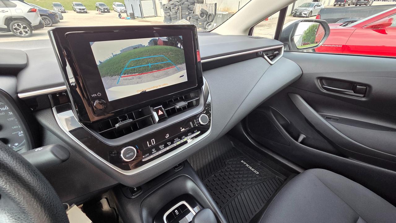 2024 Toyota Corolla LE Photo