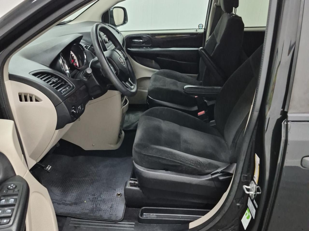 2016 Dodge Grand Caravan 7 PASSENGER-ONLY 76,000KM-1 OWNER-CERTIFIED!! Photo