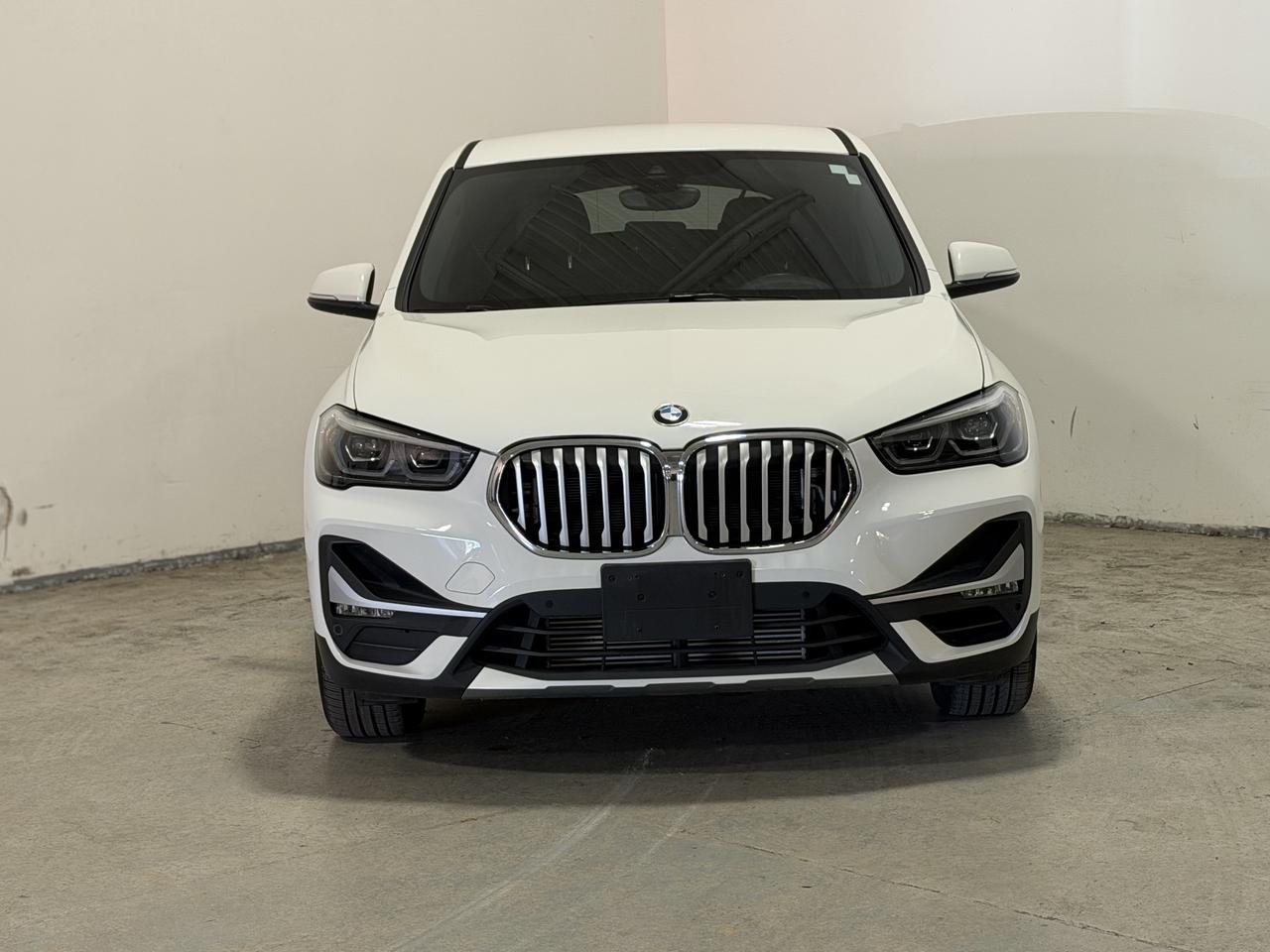 2022 BMW X1 xDrive28i | LEATHER | CARPLAY | PARKING SENSORS Photo1