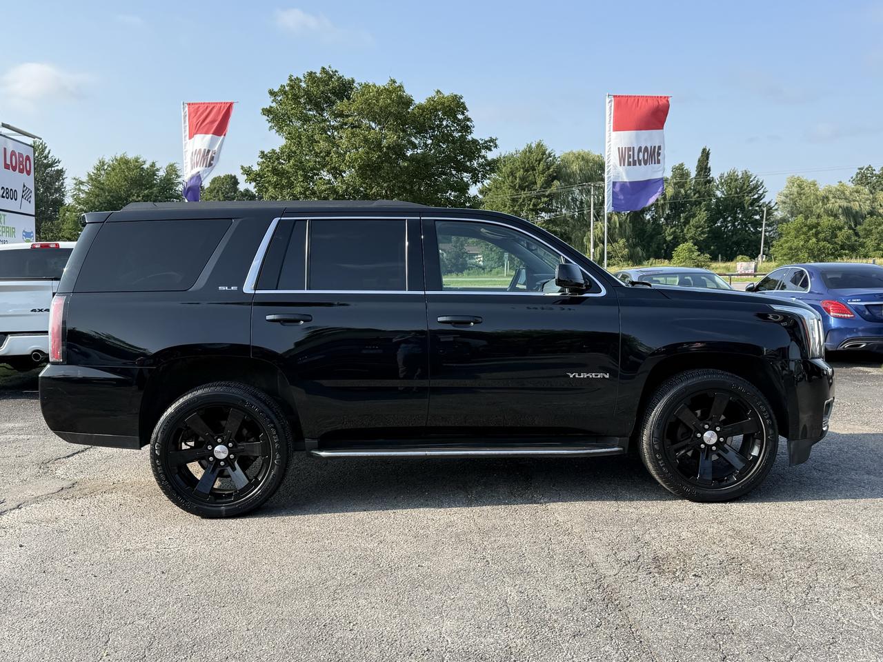 2017 GMC Yukon SLE Photo