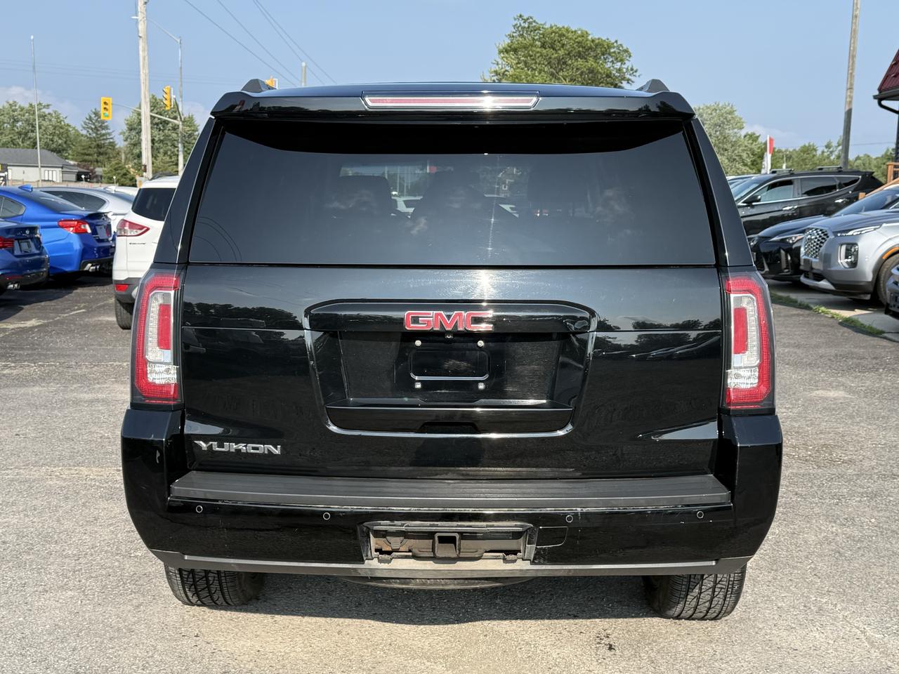 2017 GMC Yukon SLE Photo