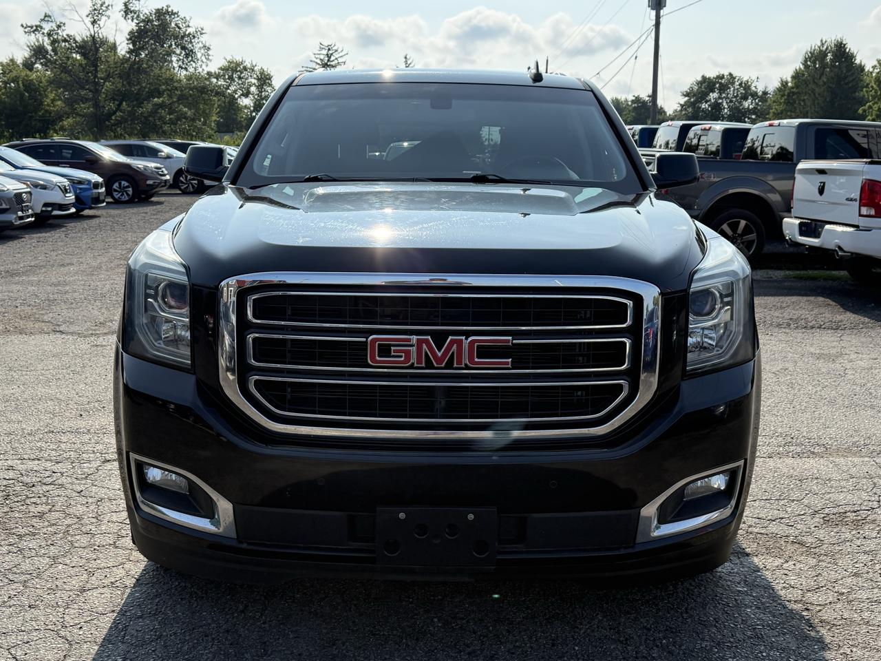 2017 GMC Yukon SLE Photo