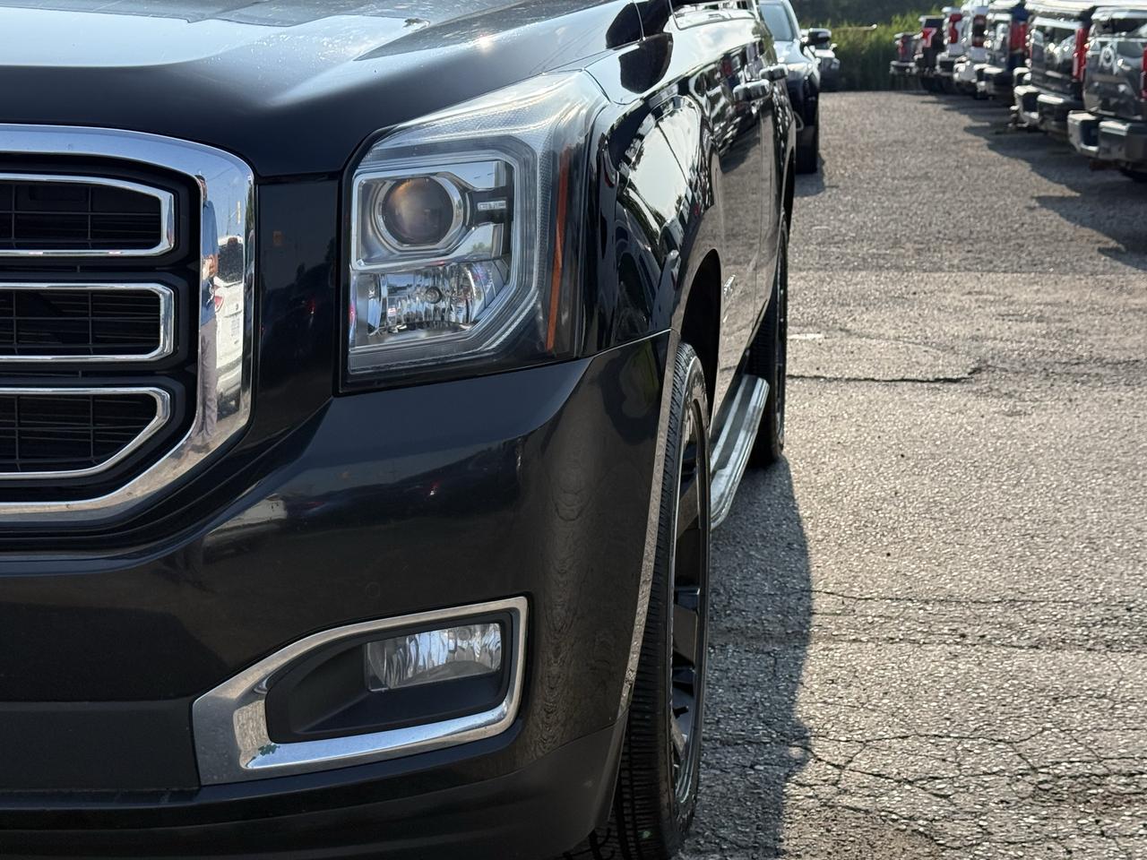2017 GMC Yukon SLE Photo