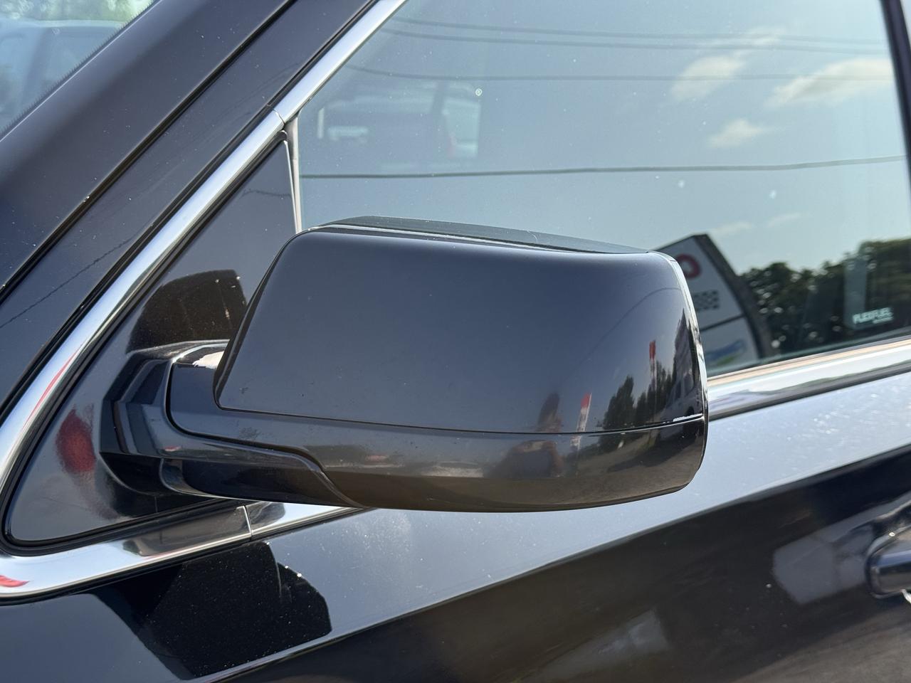 2017 GMC Yukon SLE Photo
