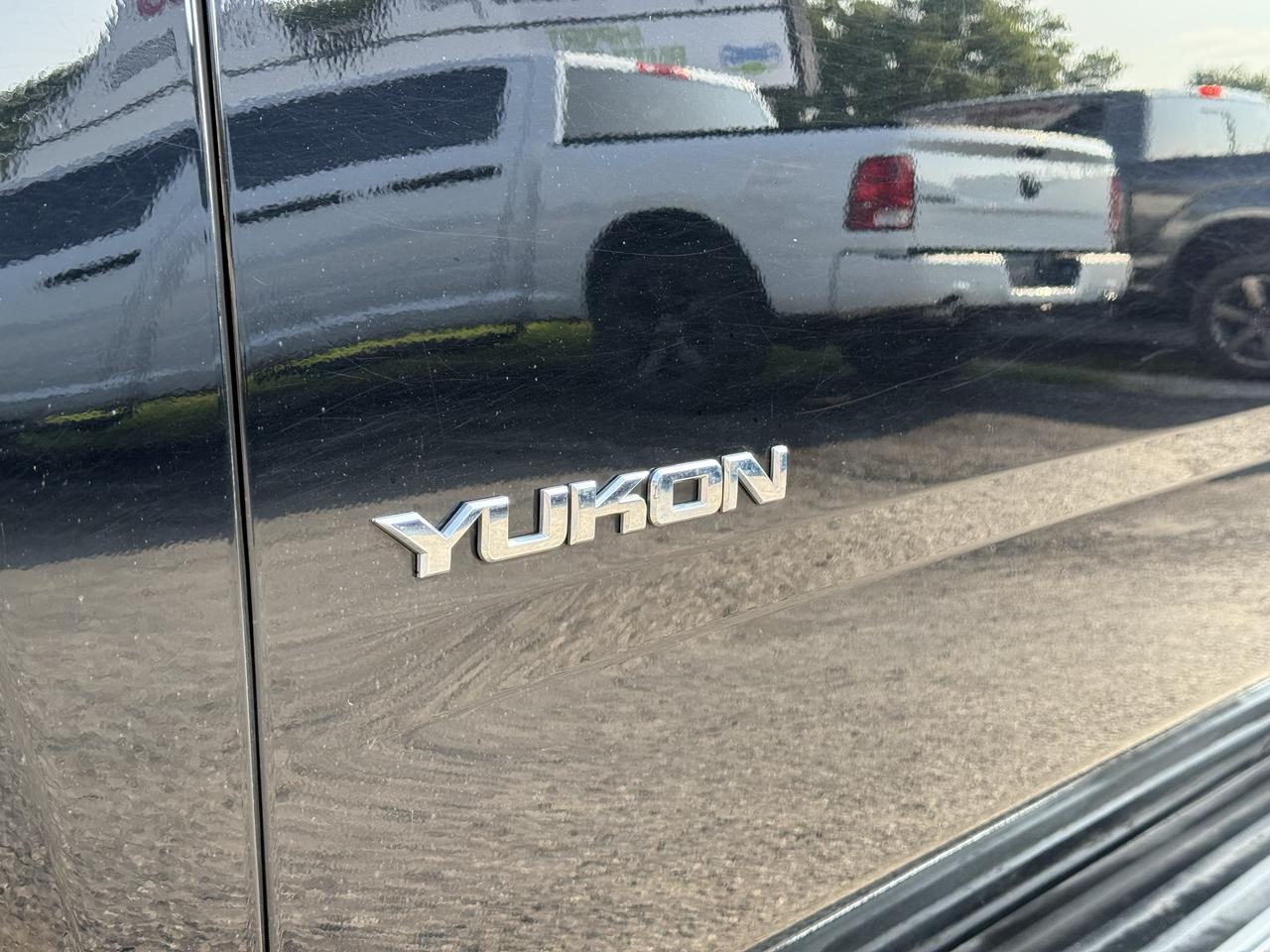 2017 GMC Yukon SLE Photo