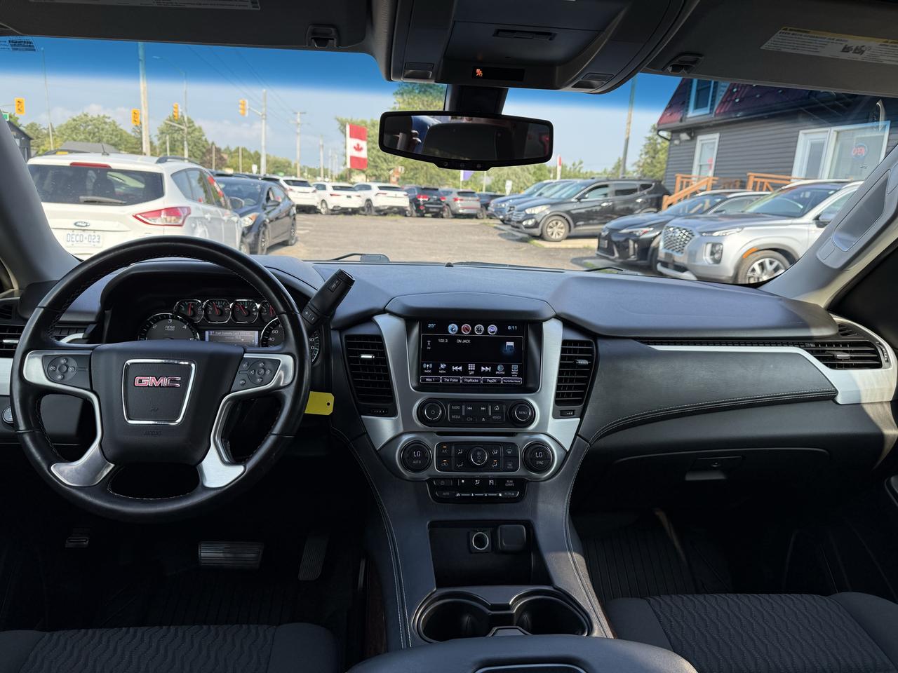 2017 GMC Yukon SLE Photo