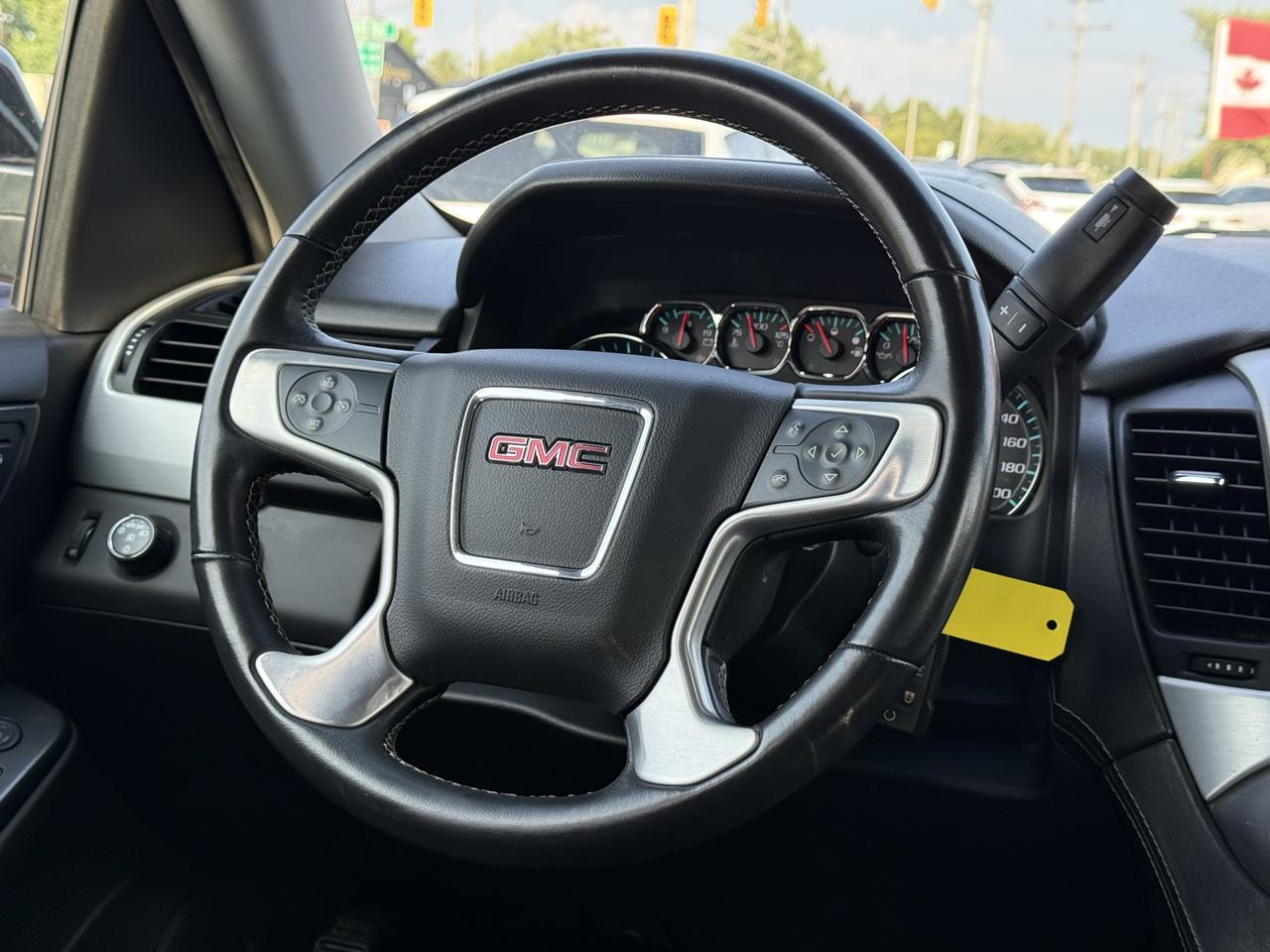 2017 GMC Yukon SLE Photo