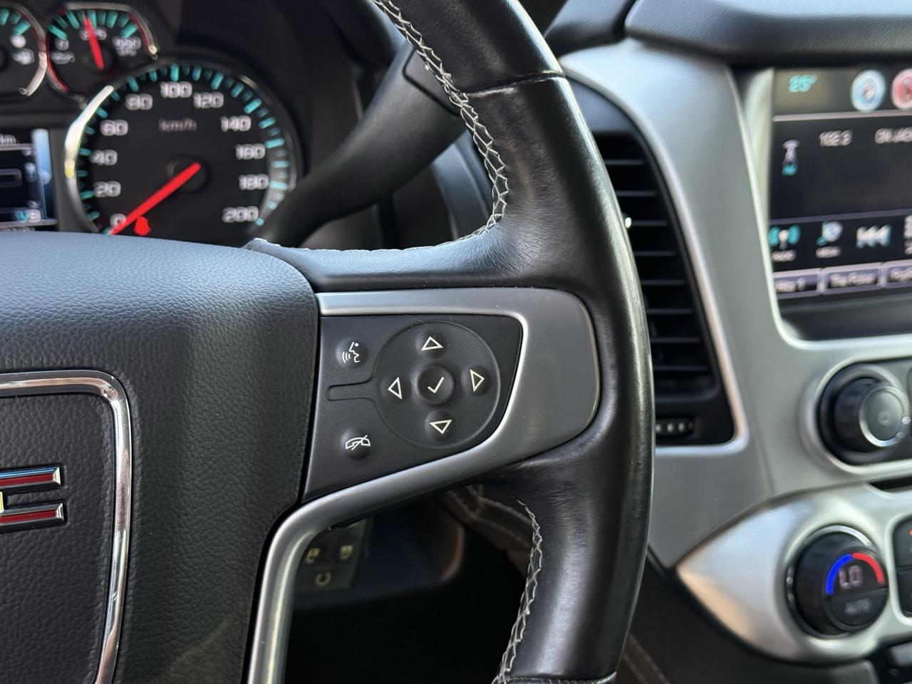2017 GMC Yukon SLE Photo