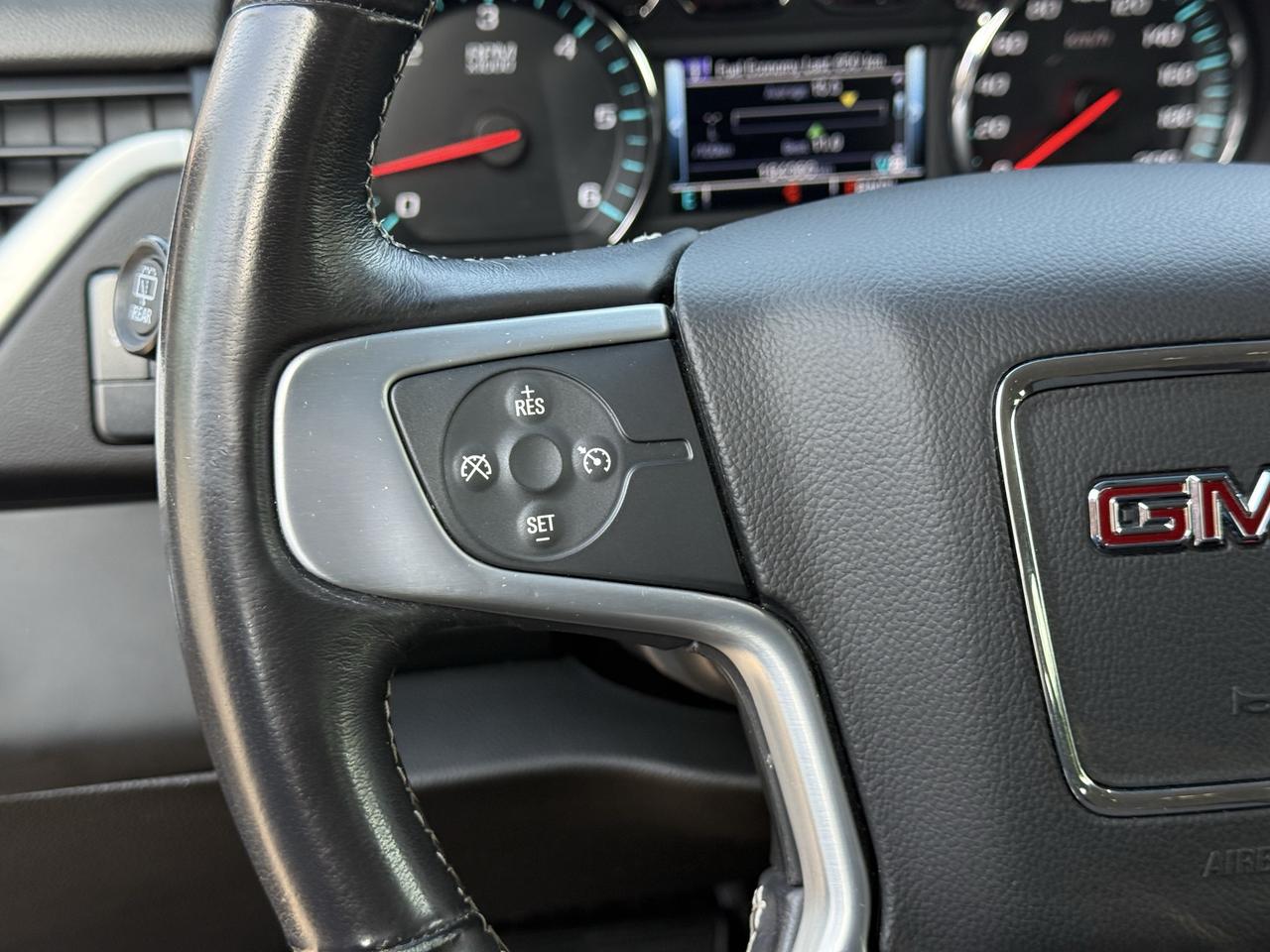2017 GMC Yukon SLE Photo