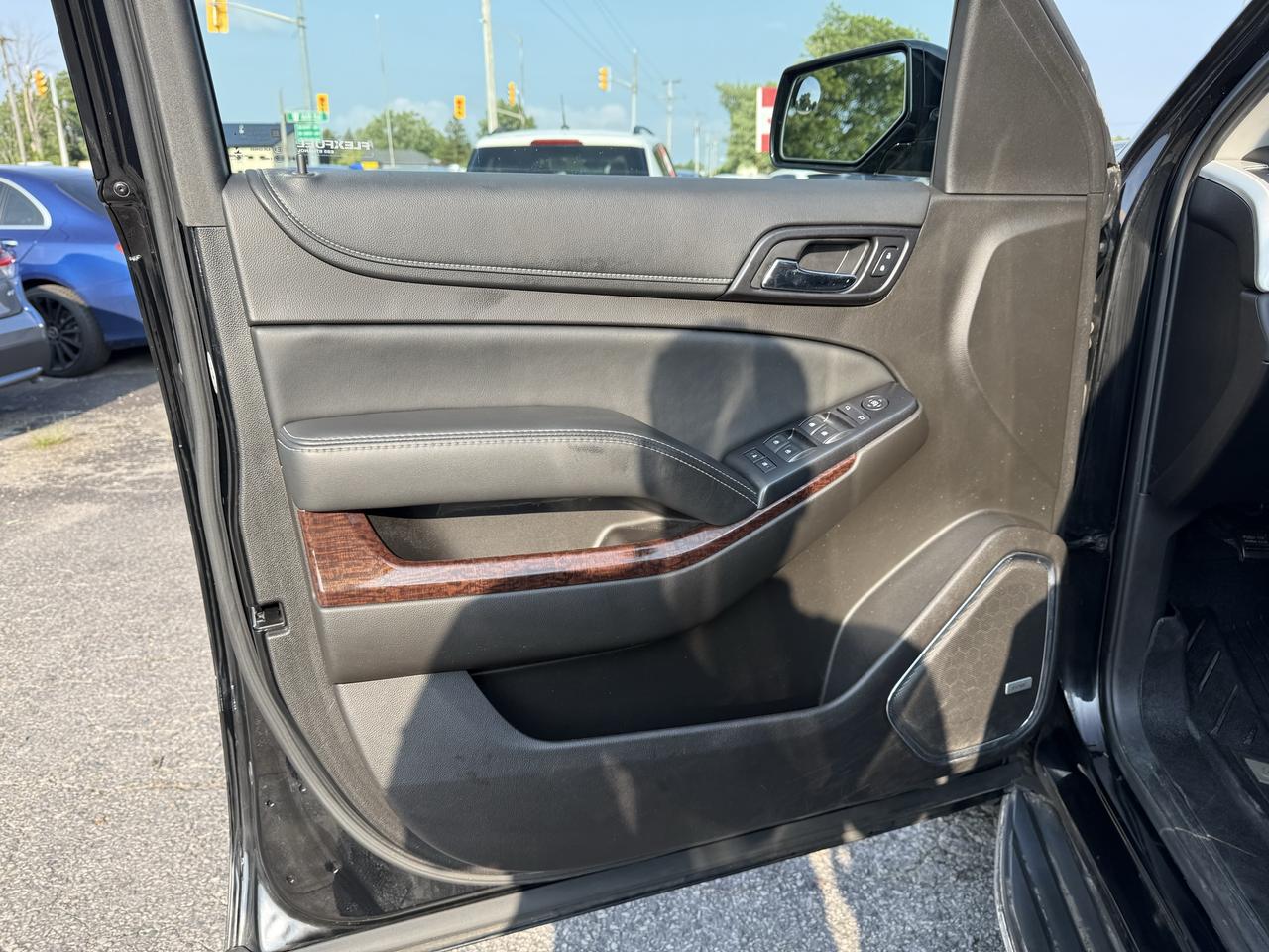 2017 GMC Yukon SLE Photo