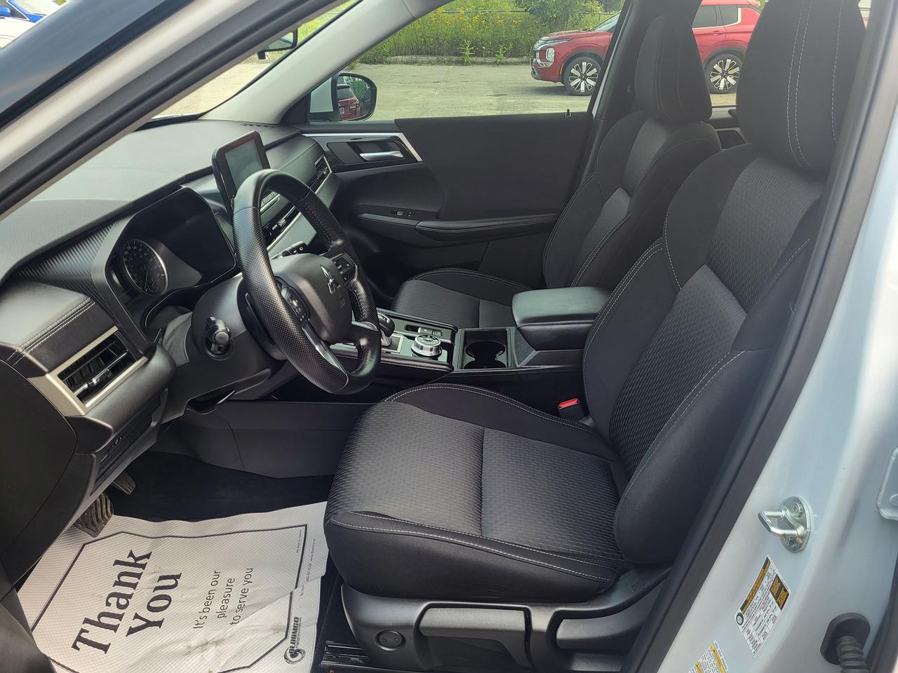 2024 Mitsubishi Outlander ES S-AWC Photo