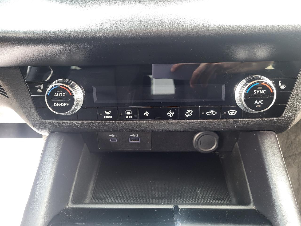 2024 Mitsubishi Outlander ES S-AWC Photo