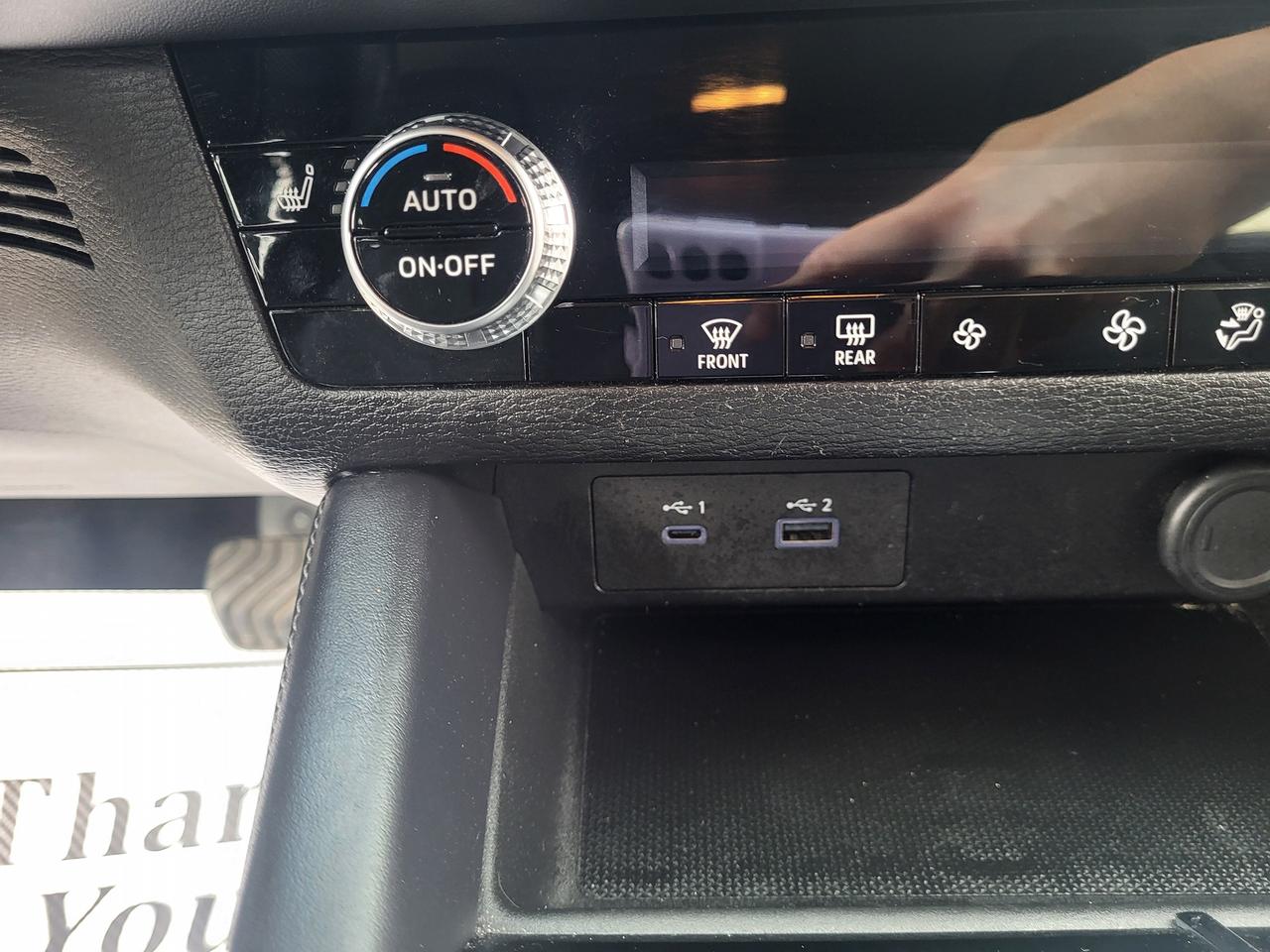 2024 Mitsubishi Outlander ES S-AWC Photo