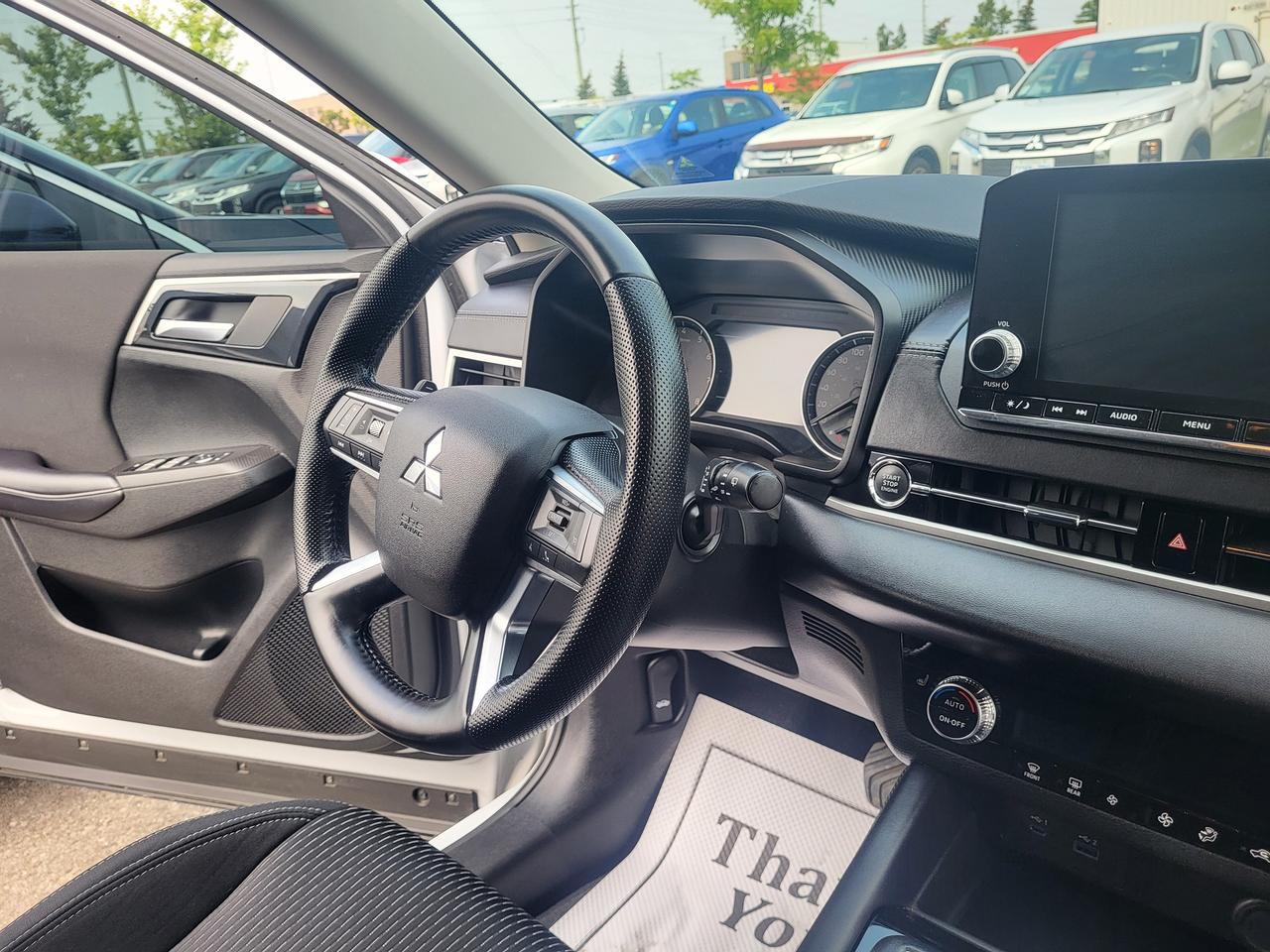 2024 Mitsubishi Outlander ES S-AWC Photo