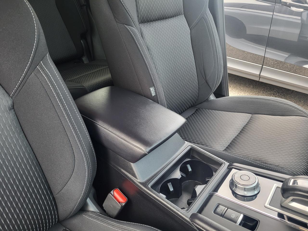 2024 Mitsubishi Outlander ES S-AWC Photo