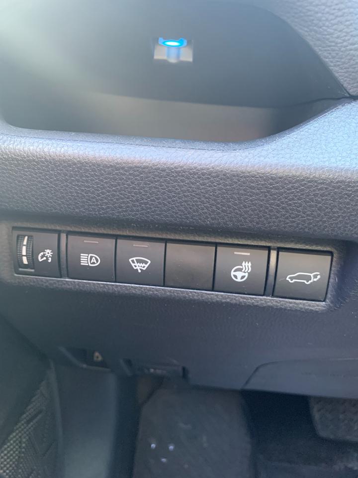 2020 Toyota RAV4 Hybrid XSE Photo