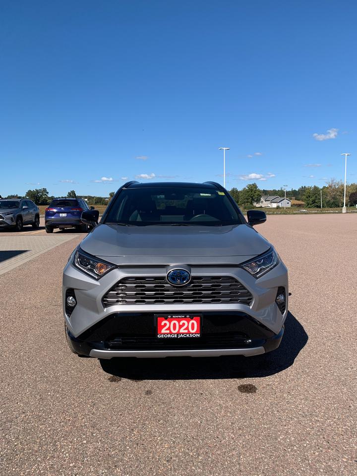 2020 Toyota RAV4 Hybrid XSE Photo