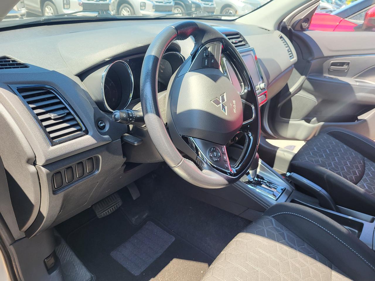 2020 Mitsubishi RVR ES FWD Photo