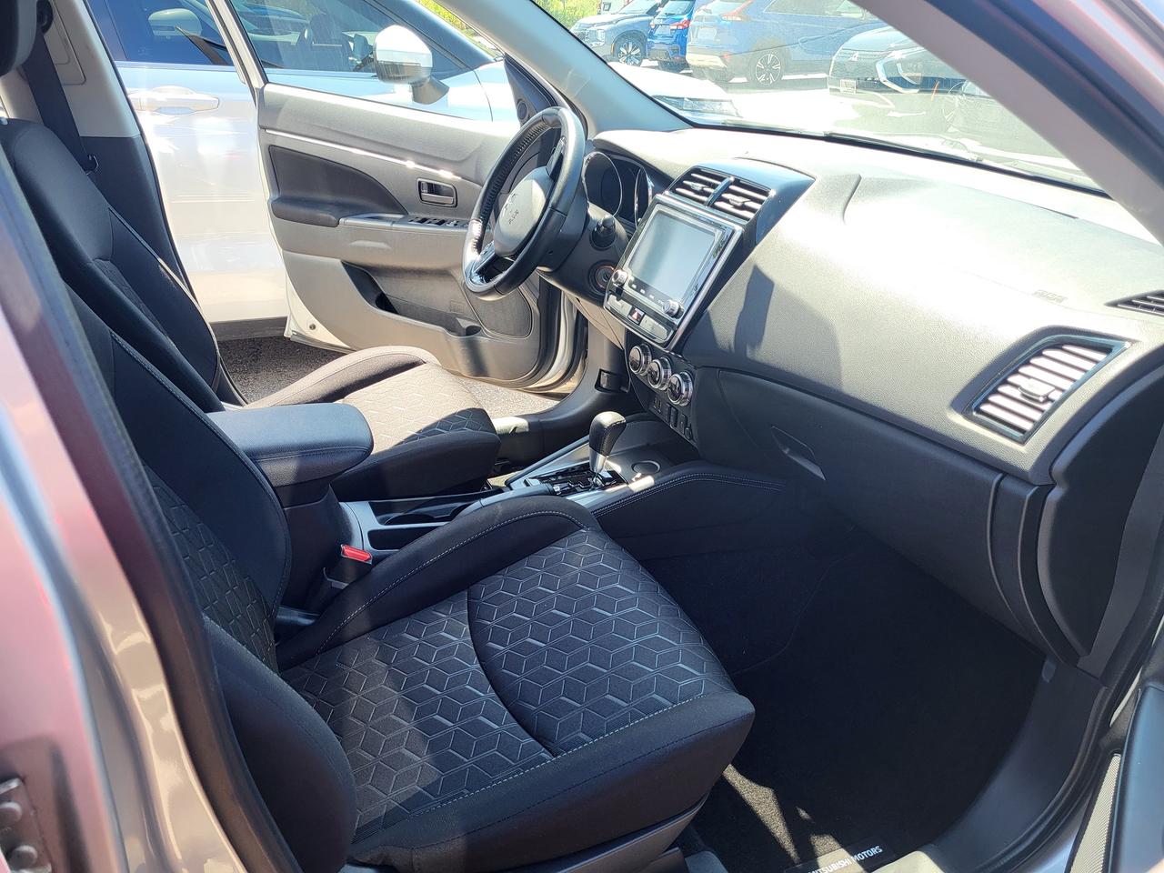 2020 Mitsubishi RVR ES FWD Photo