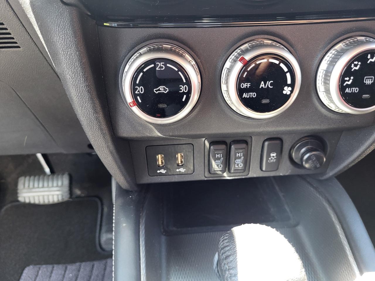 2020 Mitsubishi RVR ES FWD Photo