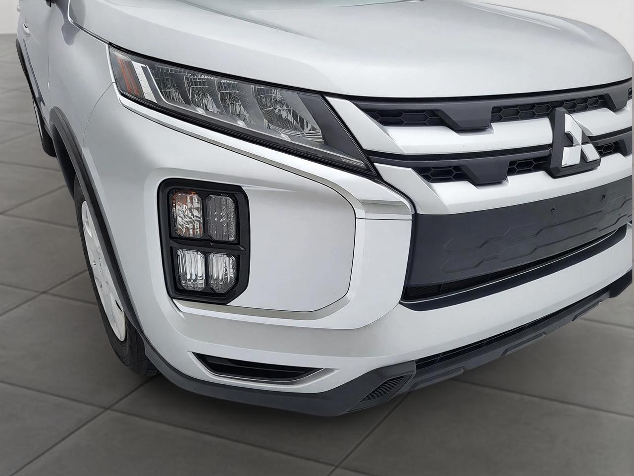 2020 Mitsubishi RVR ES FWD Photo3