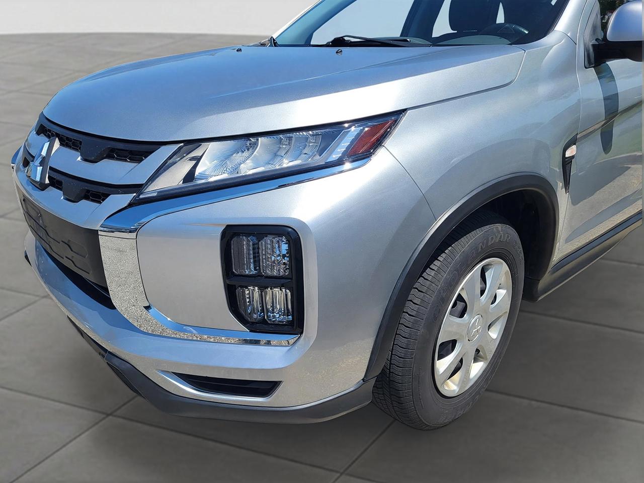 2020 Mitsubishi RVR ES FWD Photo4