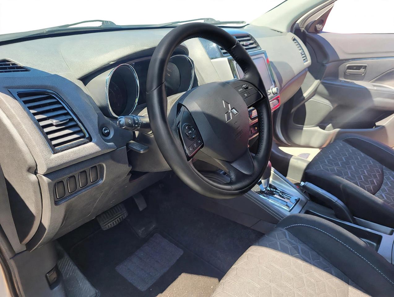 2020 Mitsubishi RVR ES FWD Photo