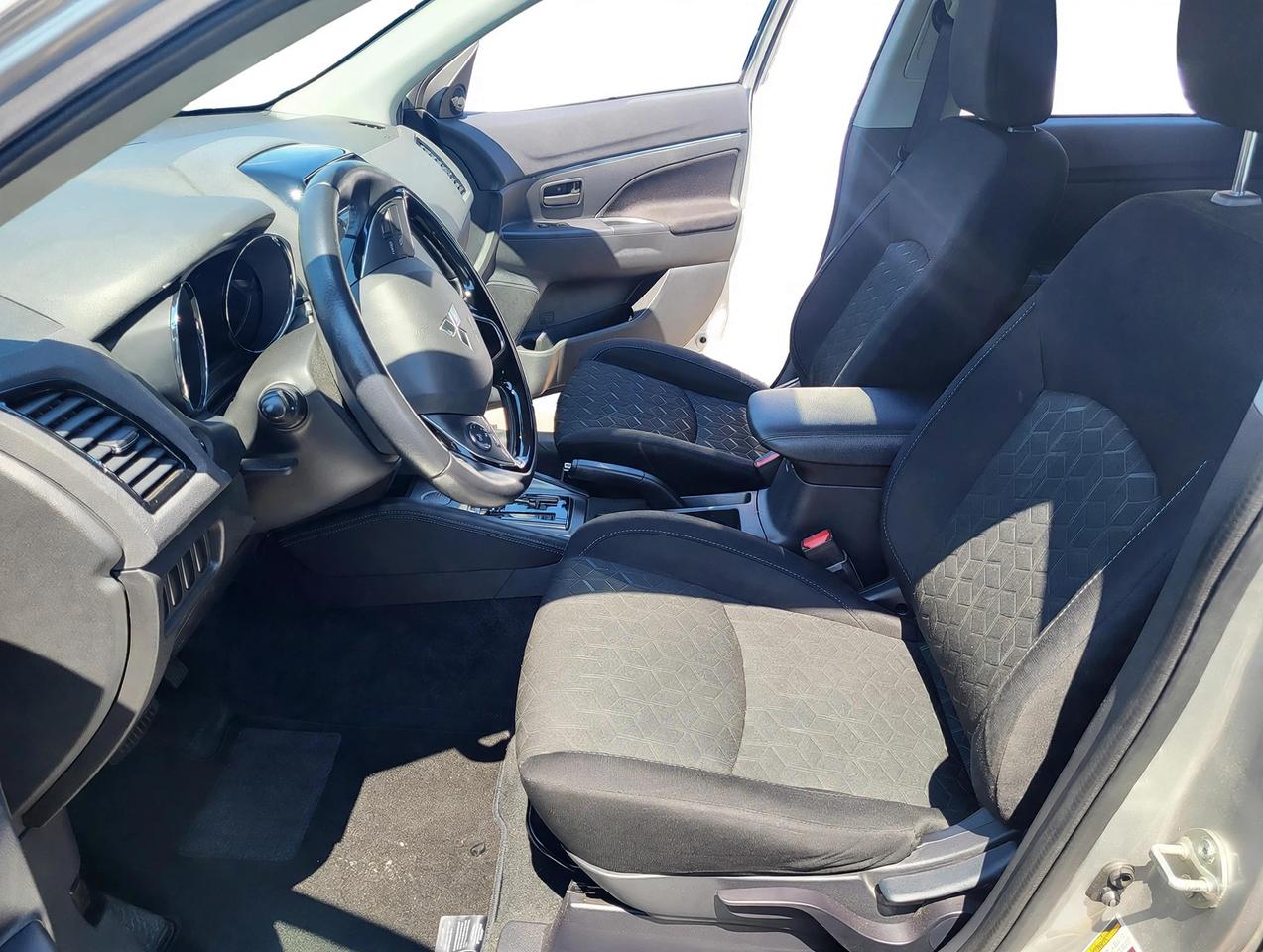 2020 Mitsubishi RVR ES FWD Photo