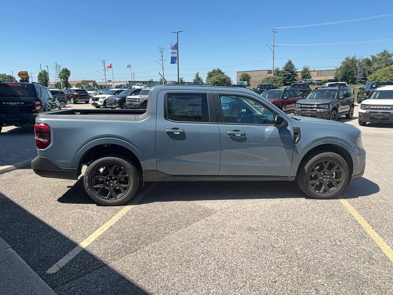 2026 Ford Maverick LARIAT, MOON ROOF, BLACK APPEARANCE PKG, 360 CAM Photo