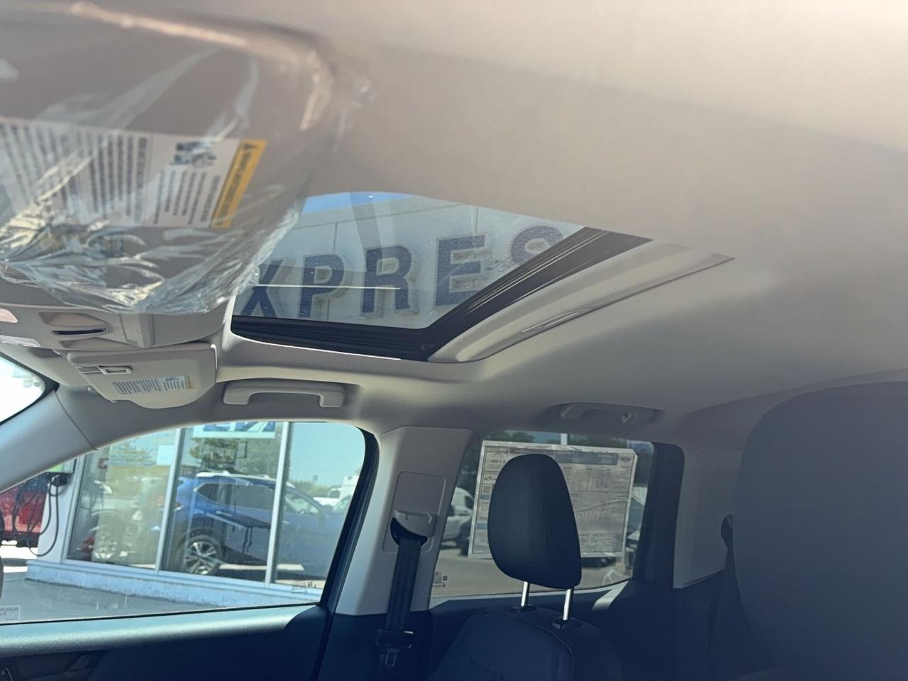 2026 Ford Maverick LARIAT, MOON ROOF, BLACK APPEARANCE PKG, 360 CAM Photo