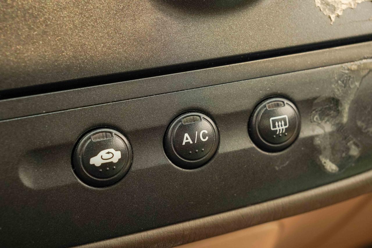 2004 Honda Civic LX Photo