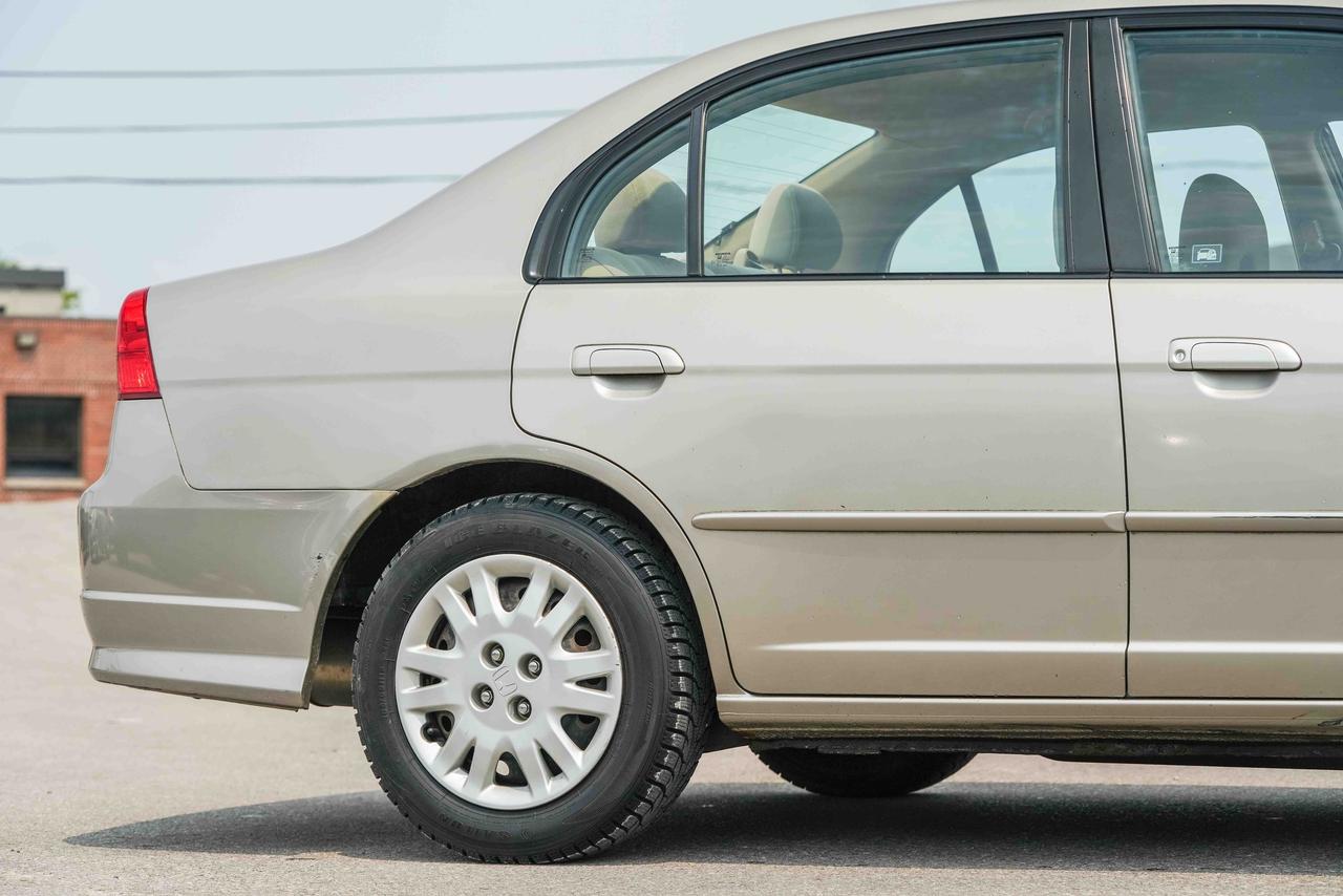 2004 Honda Civic LX Photo