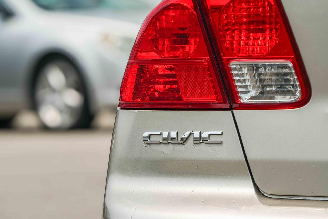 2004 Honda Civic LX Photo