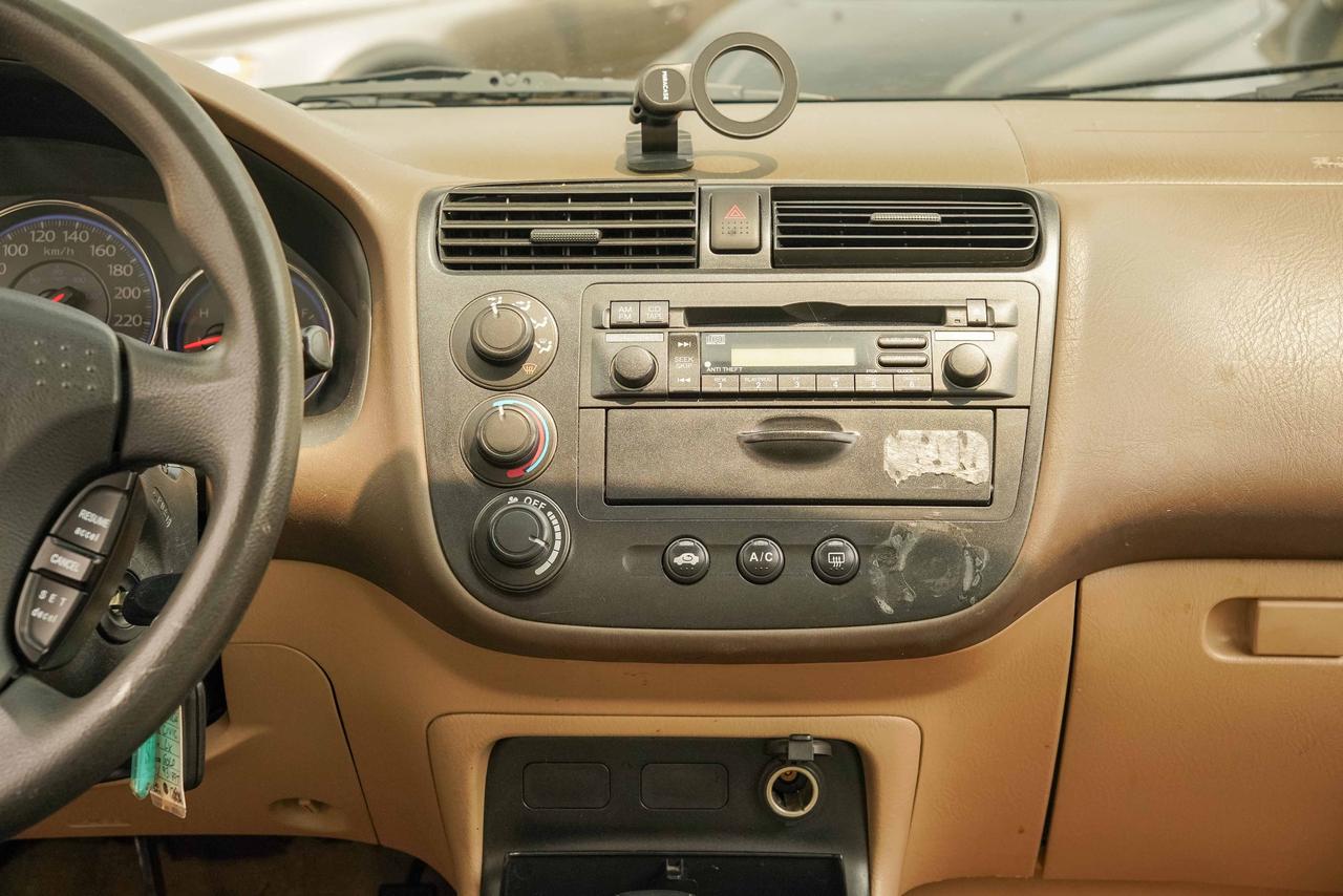 2004 Honda Civic LX Photo
