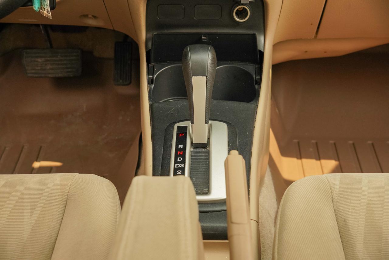2004 Honda Civic LX Photo