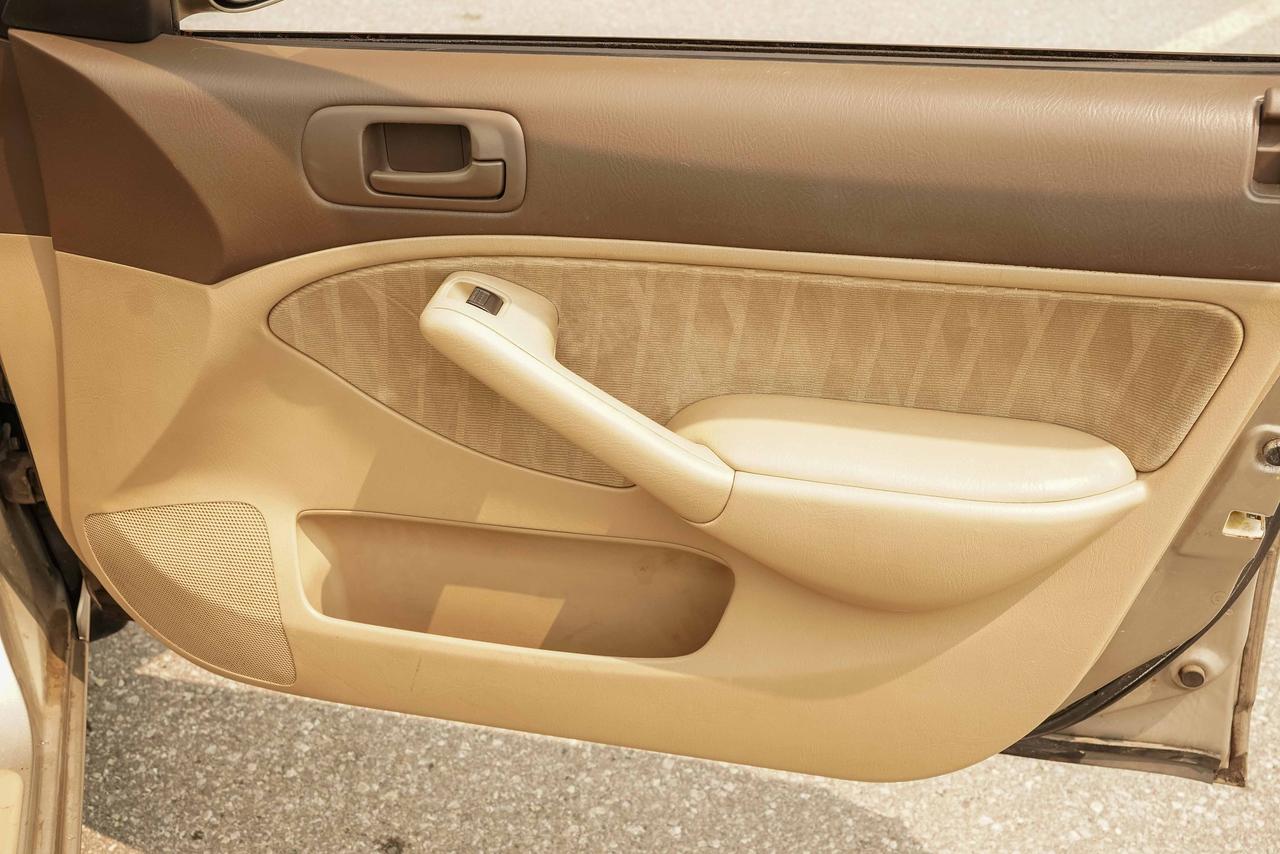 2004 Honda Civic LX Photo