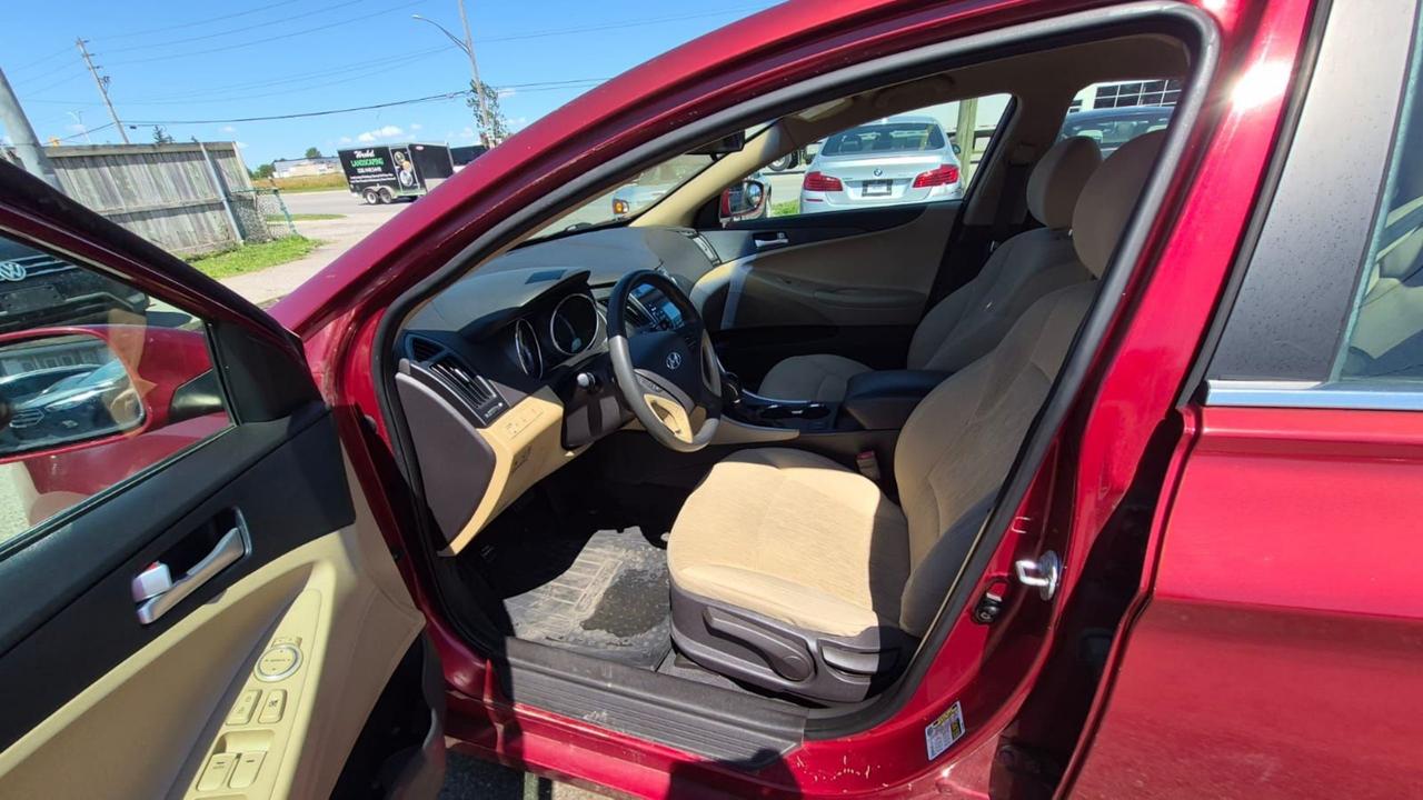 2011 Hyundai Sonata GL, AUTO, NEW ENGINE, 2 SETS OF WHEELS, CERTIFIED Photo