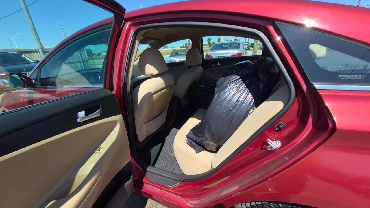 2011 Hyundai Sonata GL, AUTO, NEW ENGINE, 2 SETS OF WHEELS, CERTIFIED Photo