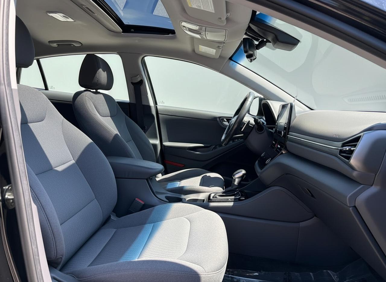 2020 Hyundai IONIQ SEL Photo