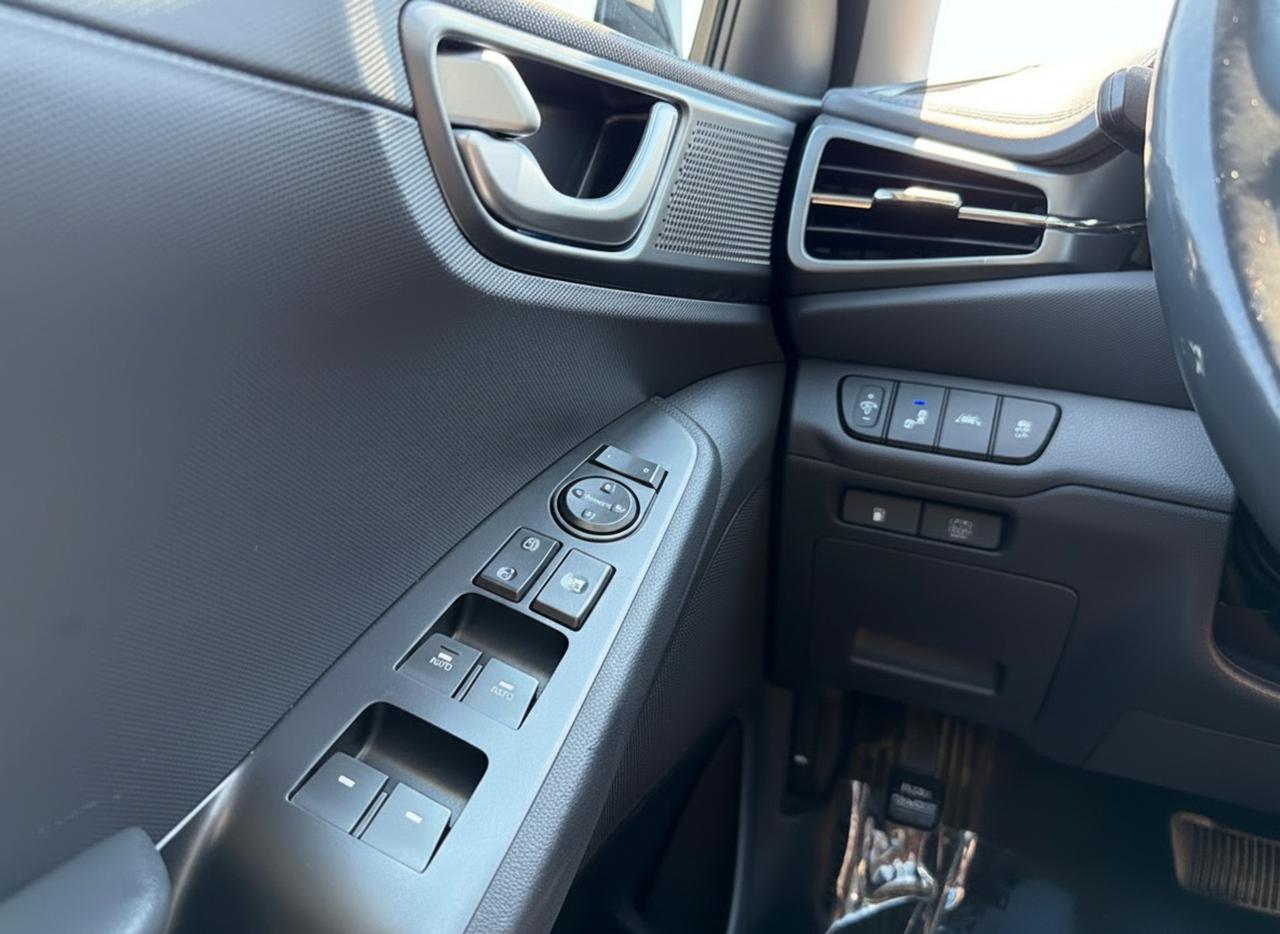 2020 Hyundai IONIQ SEL Photo