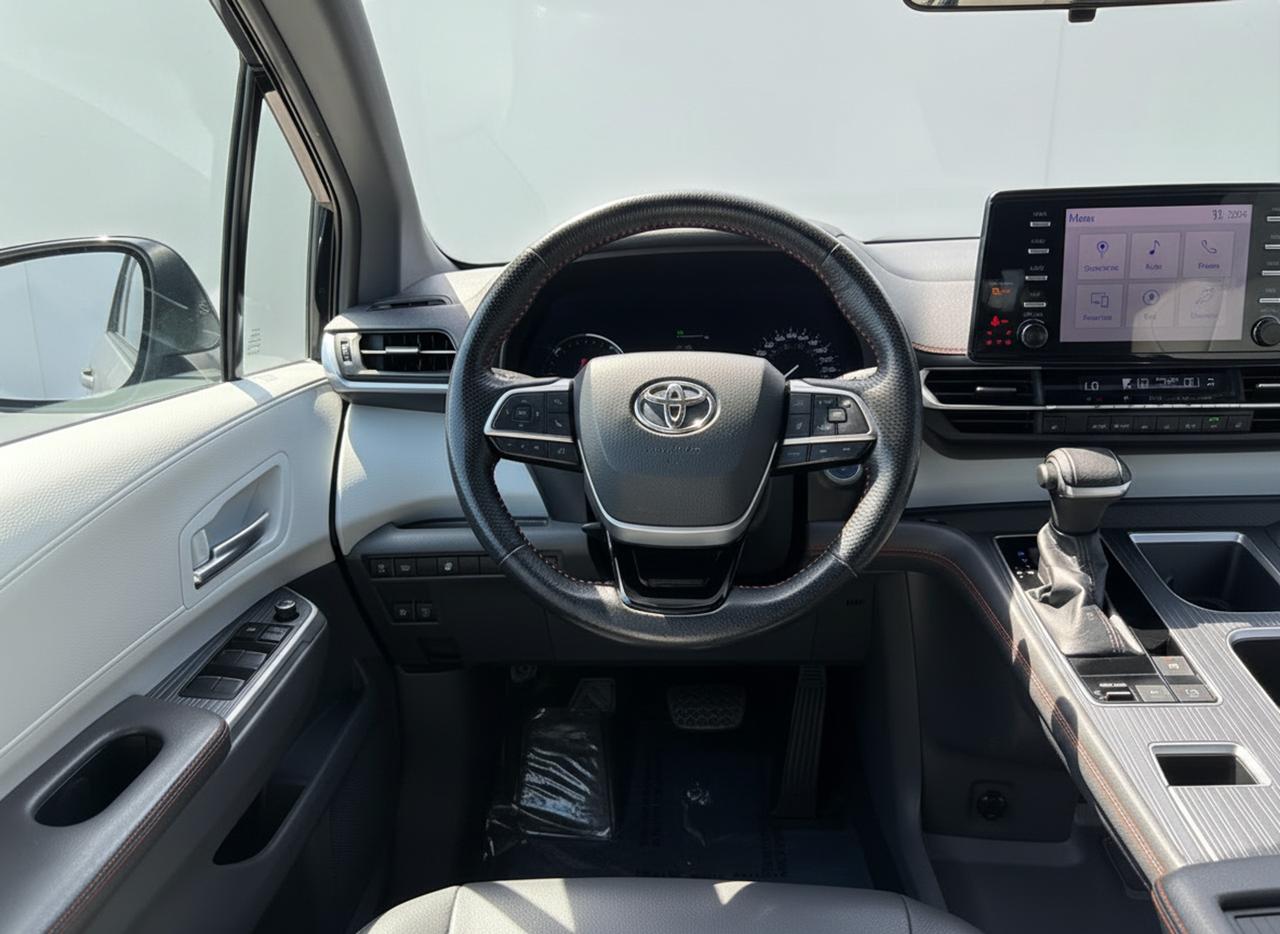 2021 Toyota Sienna XSE 7-Passenger FWD Photo
