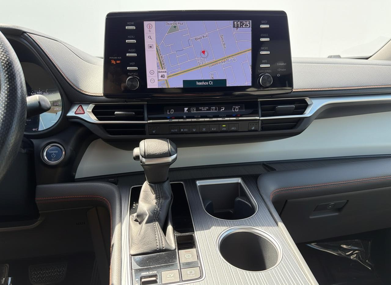 2021 Toyota Sienna XSE 7-Passenger FWD Photo