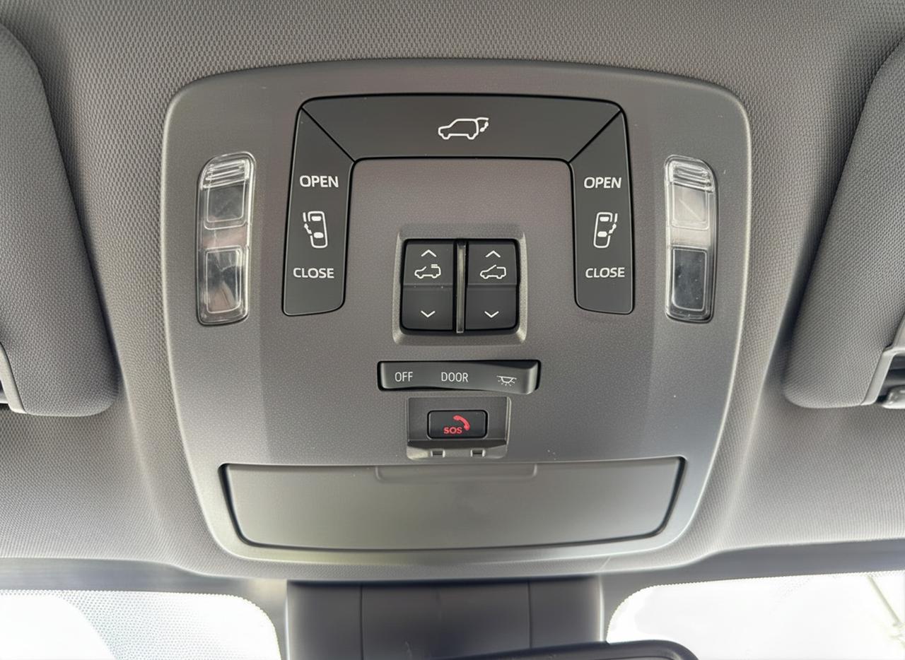 2021 Toyota Sienna XSE 7-Passenger FWD Photo